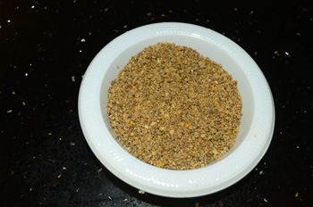 Protein-rich dry food for crickets